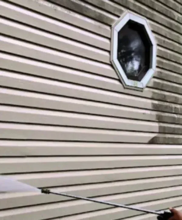 pressure washing vinyl house siding