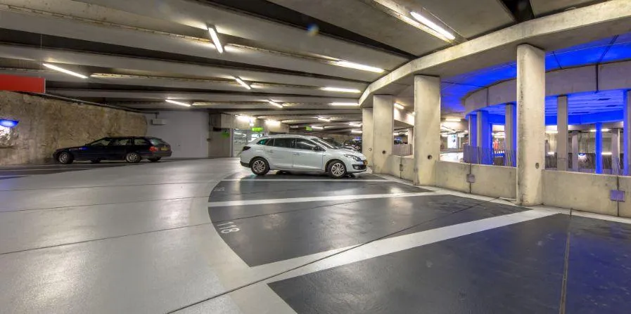 Commercial Parking Lots Floor Epoxy Installation