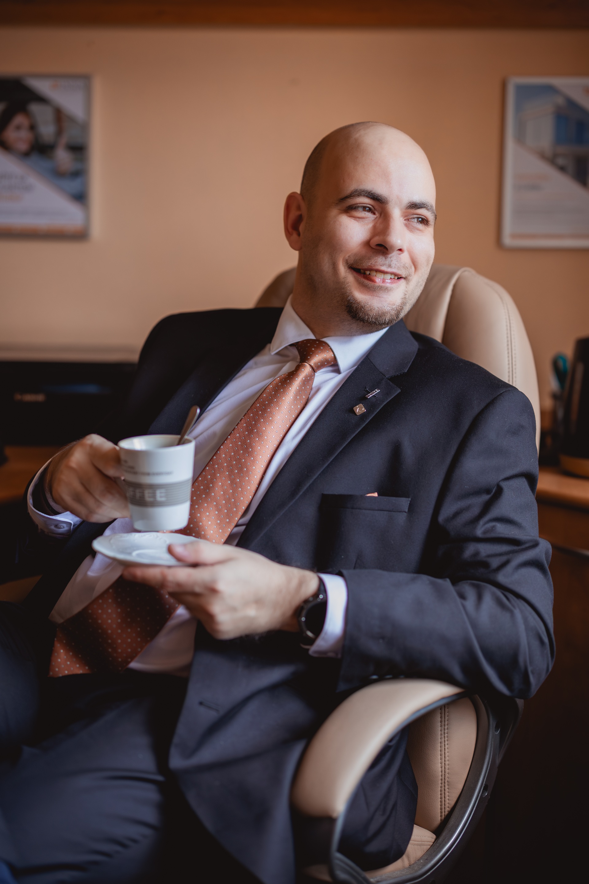 Zkušený finanční poradce Lukáš Kazimour Litvínov – 18 let praxe v oblasti hypoték, pojištění a investic, spolupráce s INSIA