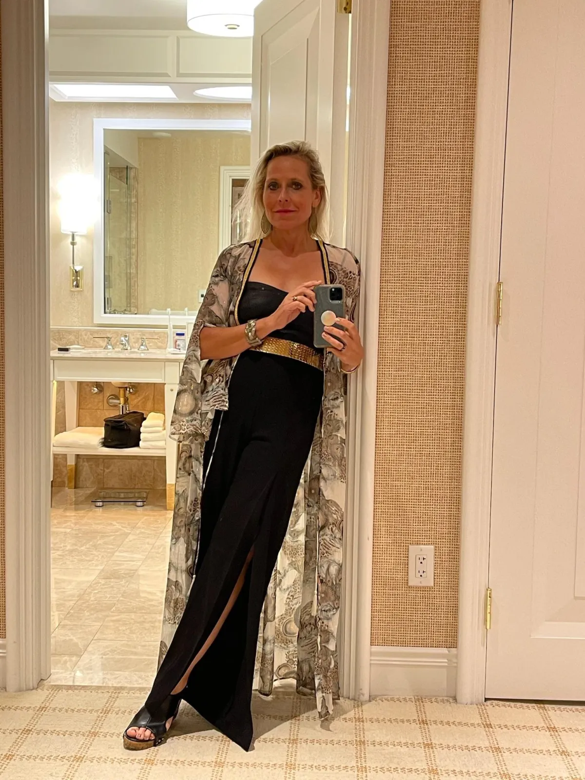 Manifest & Move Mini Course cover art featuring a disco ball and energetic pattern representing mindset shifts, movement work, and bold aligned actionManifest & Move Mini Course cover art featuring a disco ball and energetic pattern representing mindset shifts, movement work, and bold aligned action