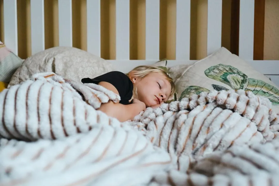 Babies Who Snack During Feeds Often Snack on Sleep Too