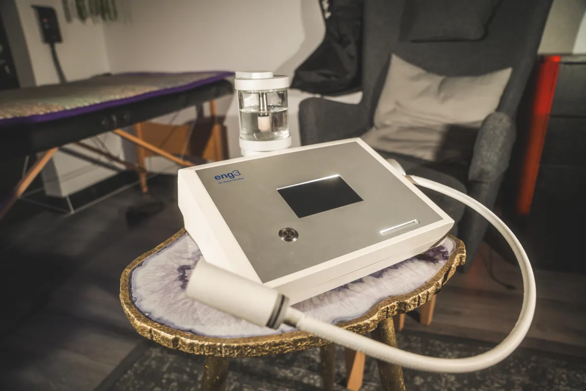NanoVi device emitting vaporized signal therapy to support oxidative stress repair