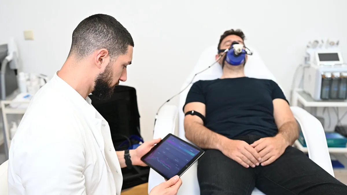 Hyperbaric oxygen chamber for wellness centers and physicians