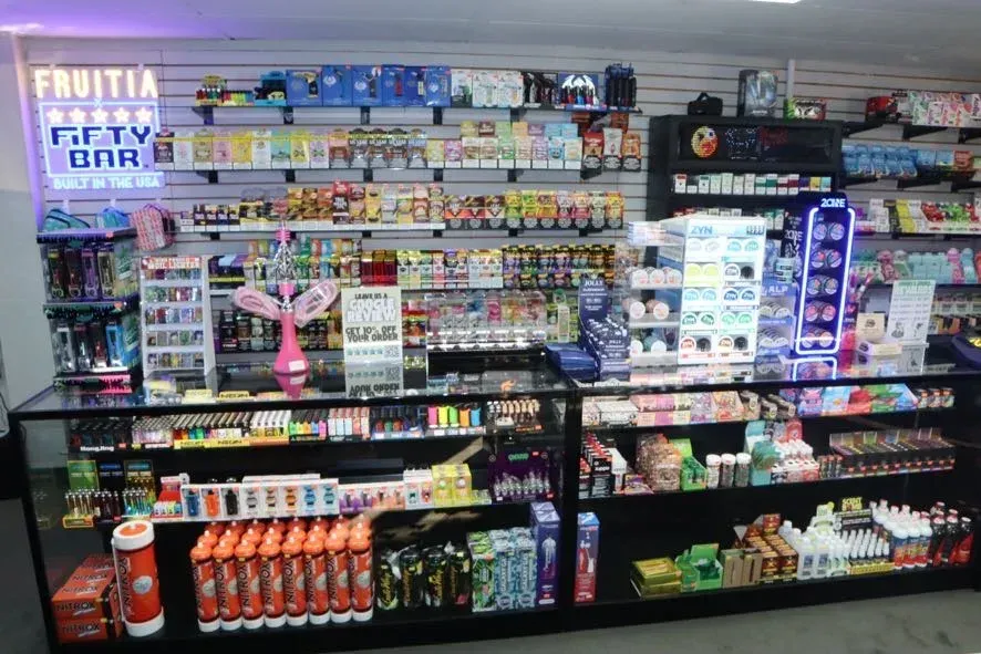 Store - Woody's Smoke Shop Albion