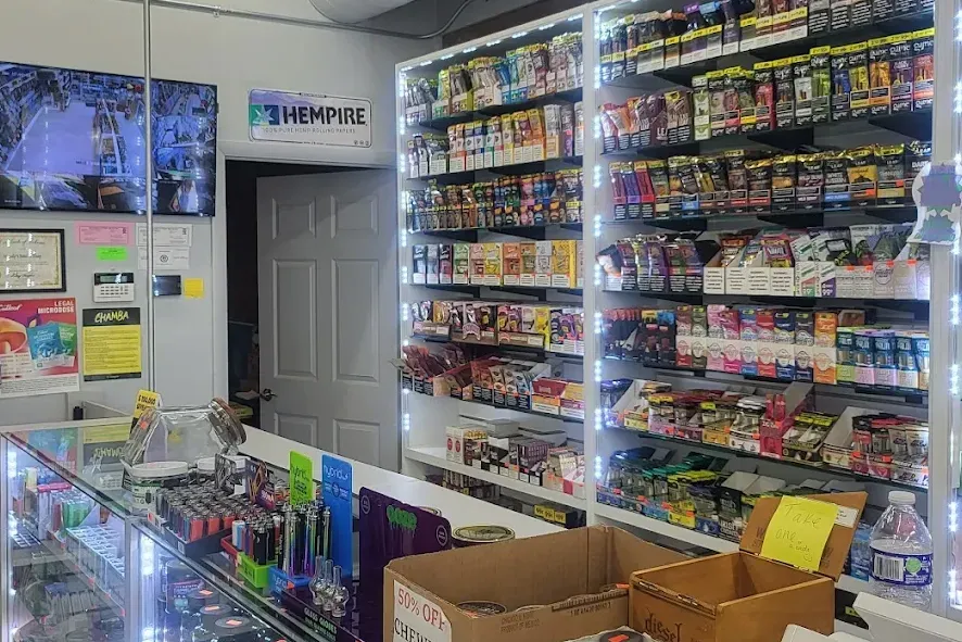 Store - Woody's Smoke Shop Albion