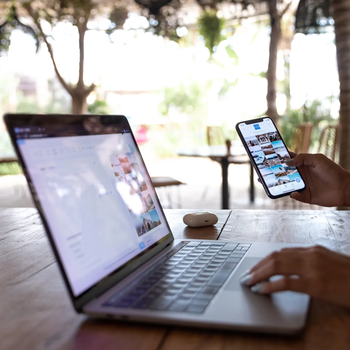 laptop-and-cellphone-online-business-freedom
