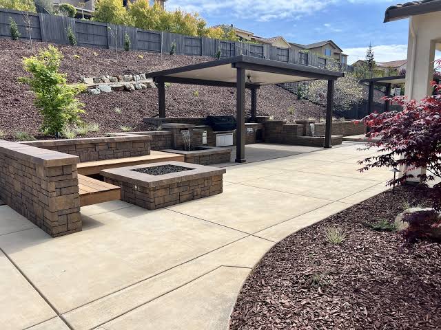 Roseville Concrete builds and installs patio.