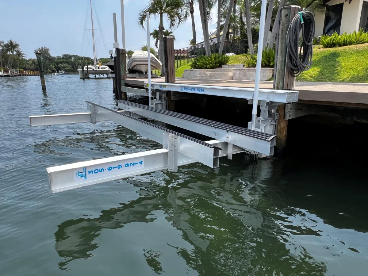 Invisilift Boat Lift