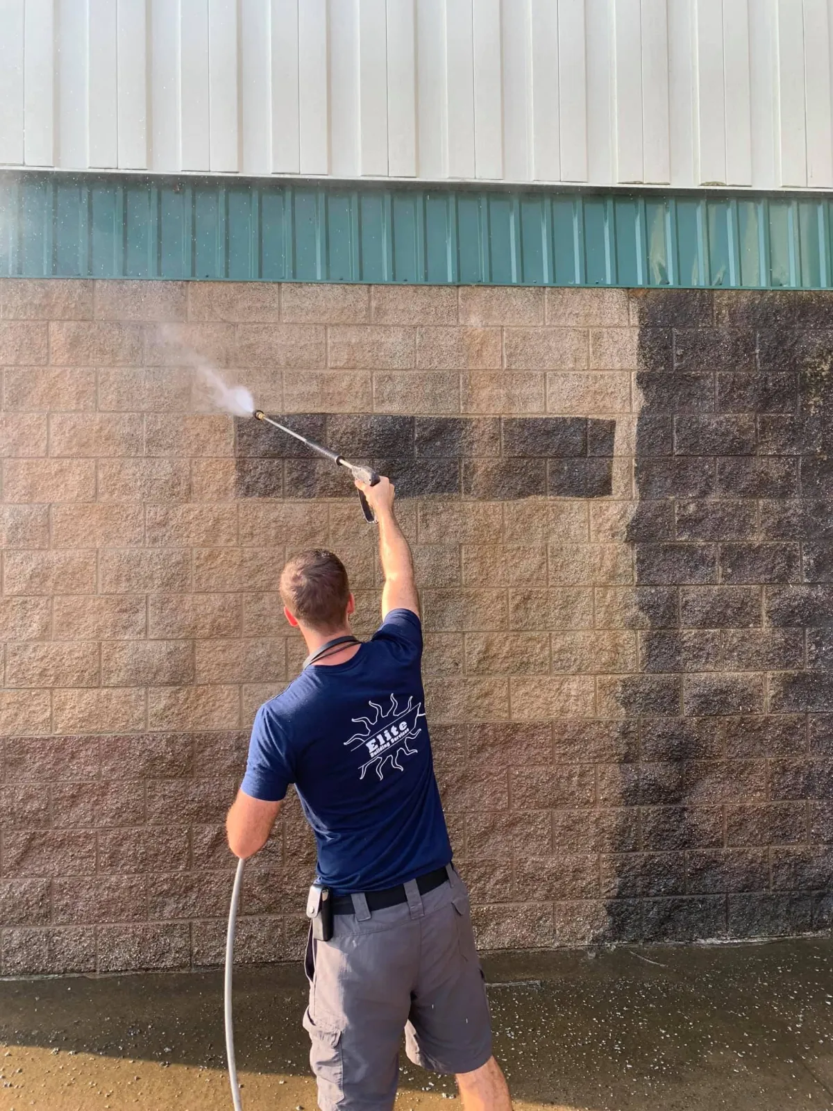 Commercial building wash