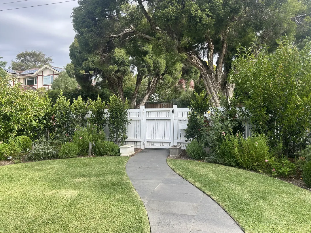 Lawn Mowing Glen Iris – Residential Property Service