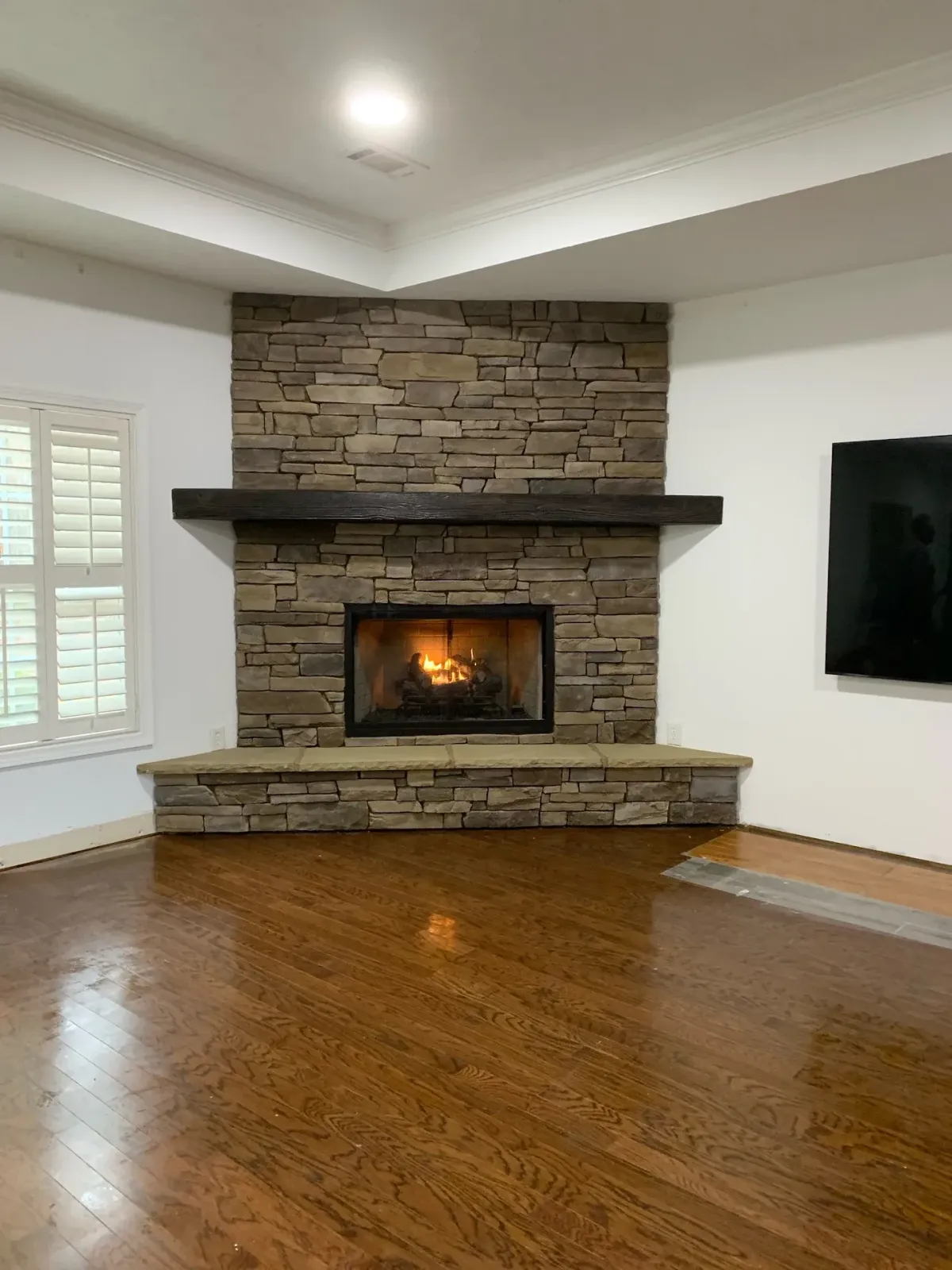 Pompano Beach Concrete constructs new driveways.