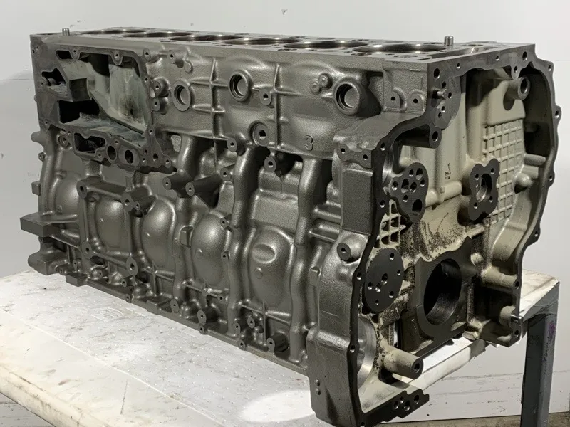 Detroit Diesel DD15 vs DD13