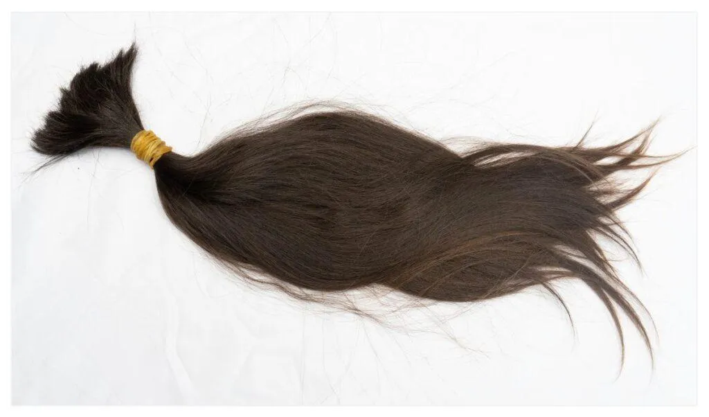 Extension Capelli Raw: Perché la Qualità "Standard" Rovina il Look