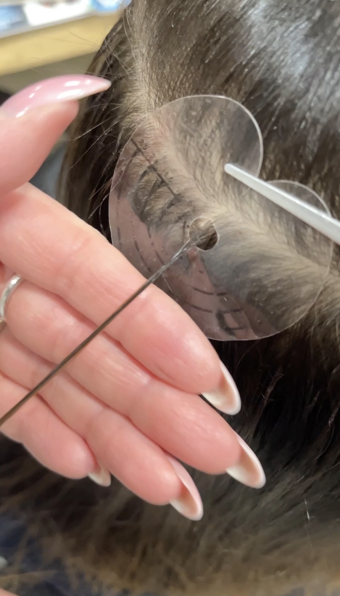 Extension nanocheratina: fanno male ai capelli?