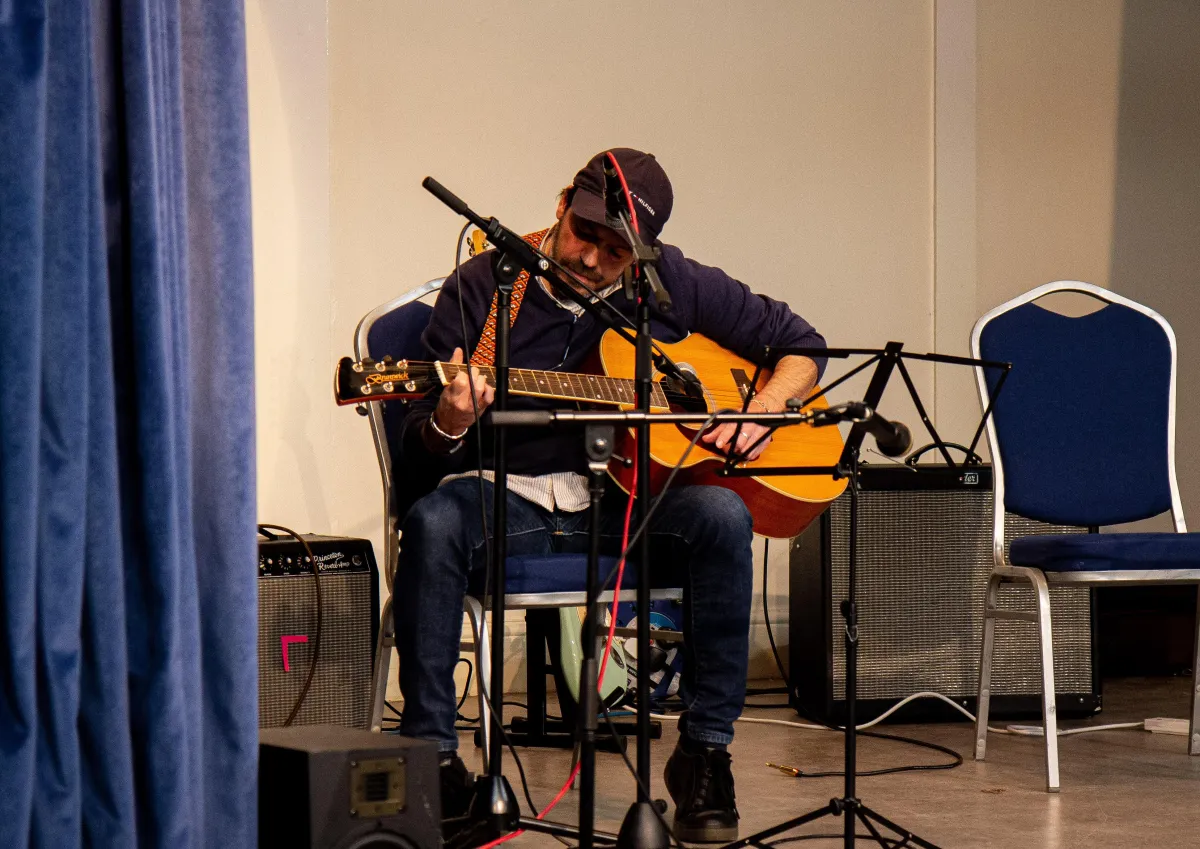 Beginner Guitar Lessons For Adult Guitarists