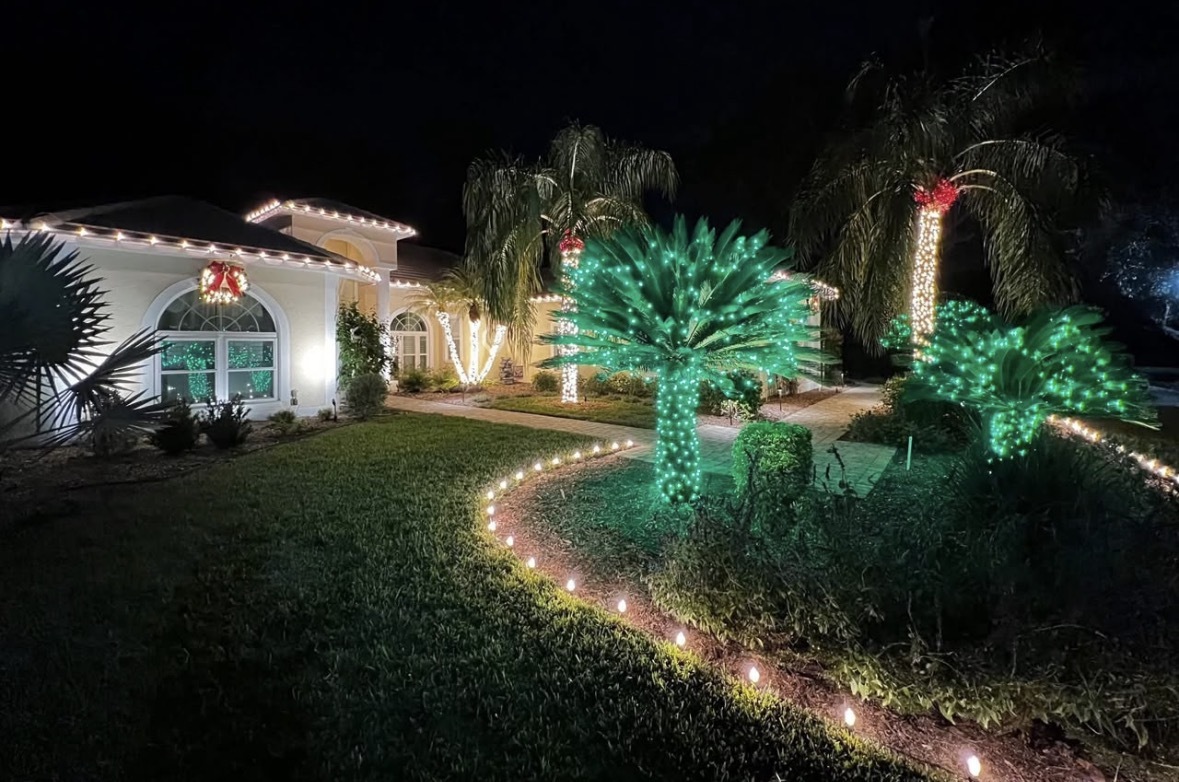 Large-scale residential Christmas lighting project 2
