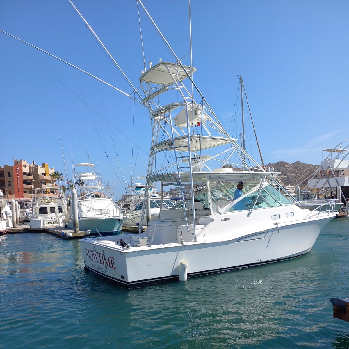 Showtime relaxed luxury boat in Cabo