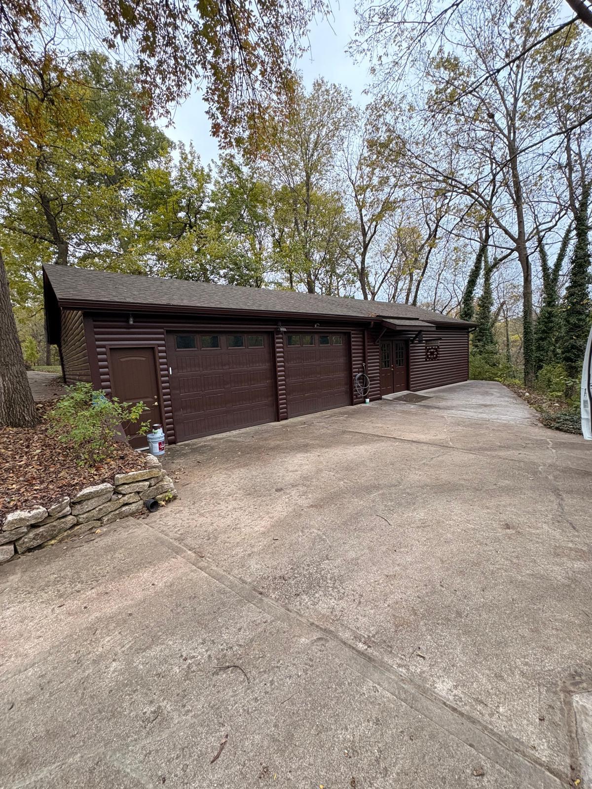 PJ Painting crew painting a home in Lee’s Summit, Missouri