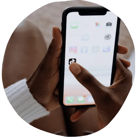 CirroAds product illustration showing campaign metrics