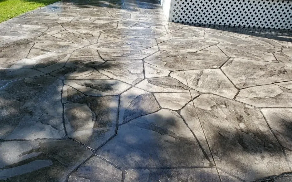 Ocala Concrete builds and installs patios.