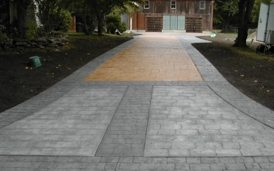 Ocala Concrete builds and installs driveways.