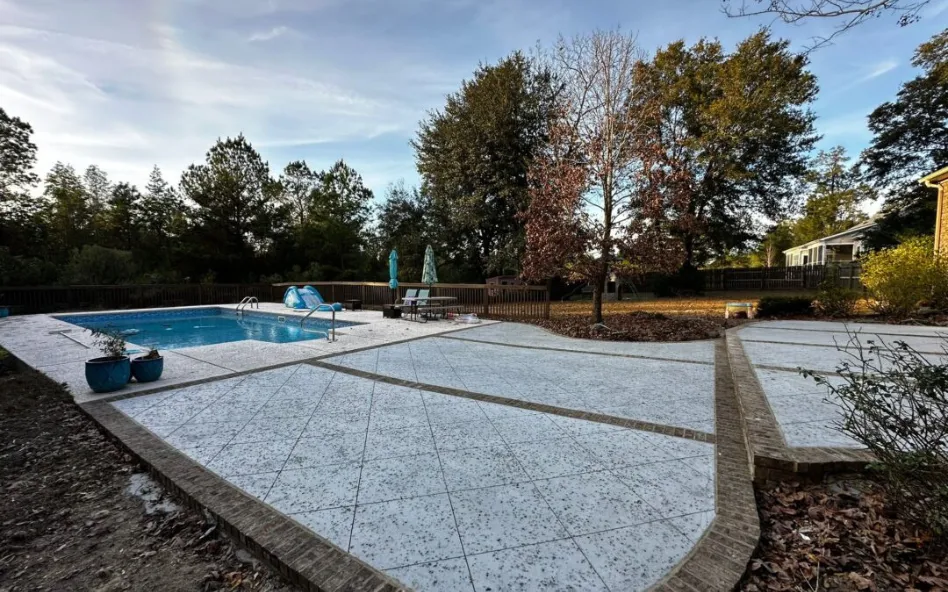 Ocala Concrete builds and installs pool deck