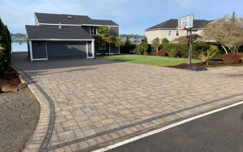 Ocala Concrete builds and installs driveways