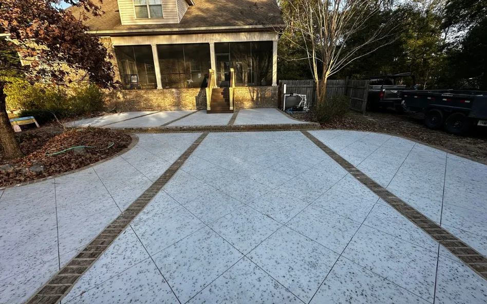 Ocala Concrete builds and installs driveways