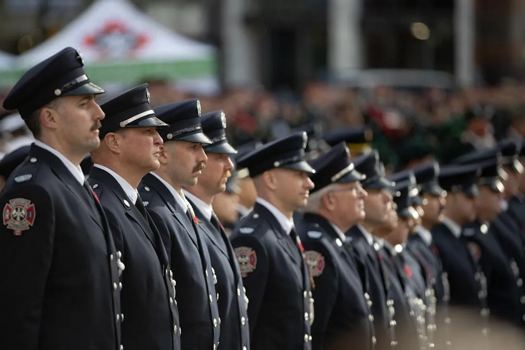 red and white coca cola signage
