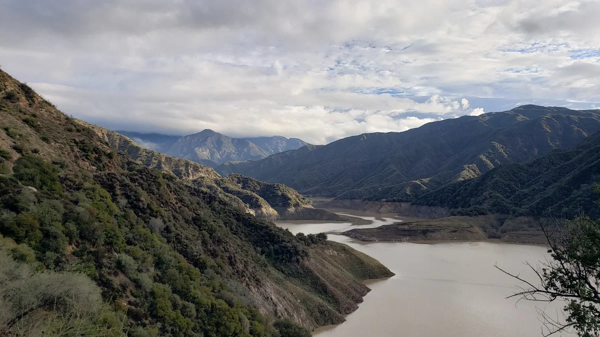 What to Know Before Renting a Car in Azusa, CA (Local Tips Included) | Platinum Fleet & Rentals – Azusa, CA 🚗🌄