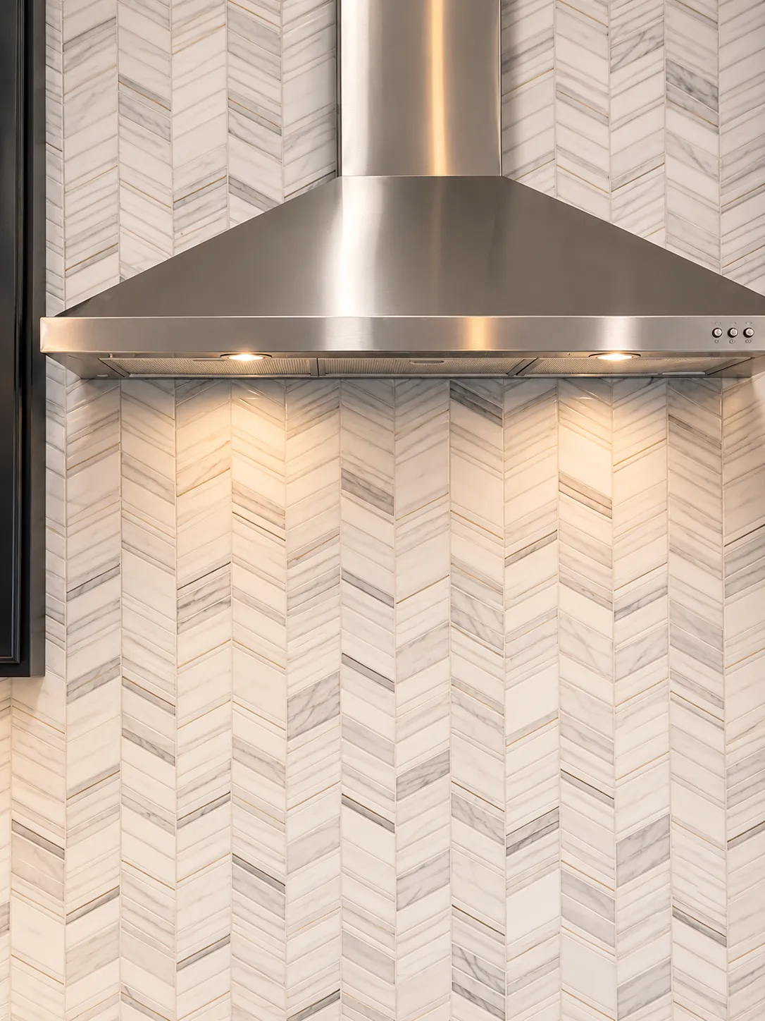 chevron backsplash in a kitchen