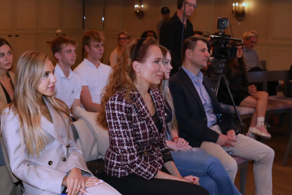 Dasha White is at a pitching event in Mayfair London supporting business founders with insights on access to funding, growth strategies and marketing