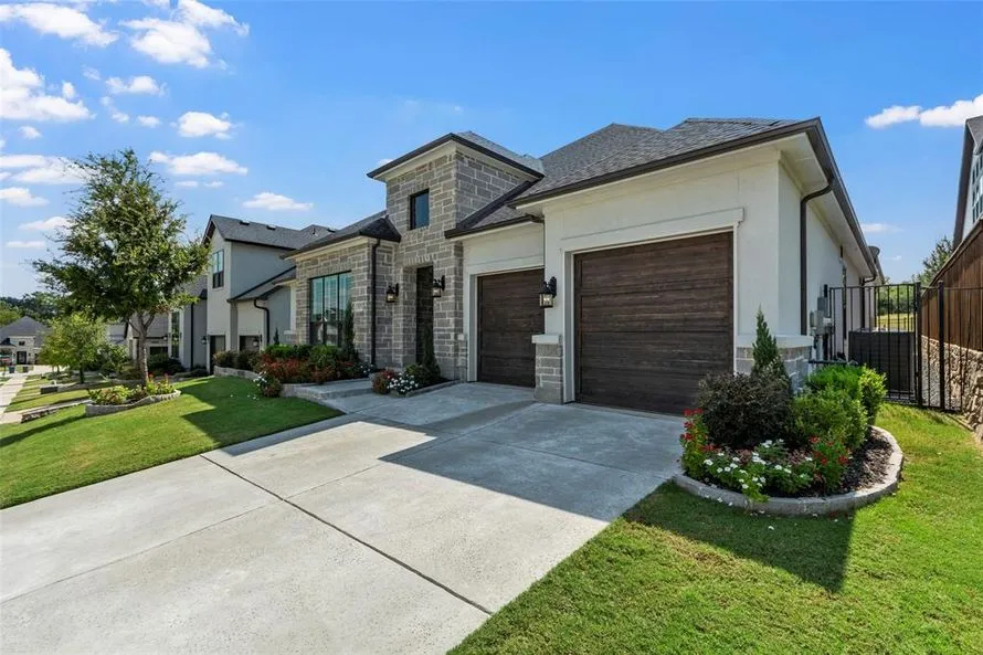 Luxury estate home on acreage in Lucas, Texas