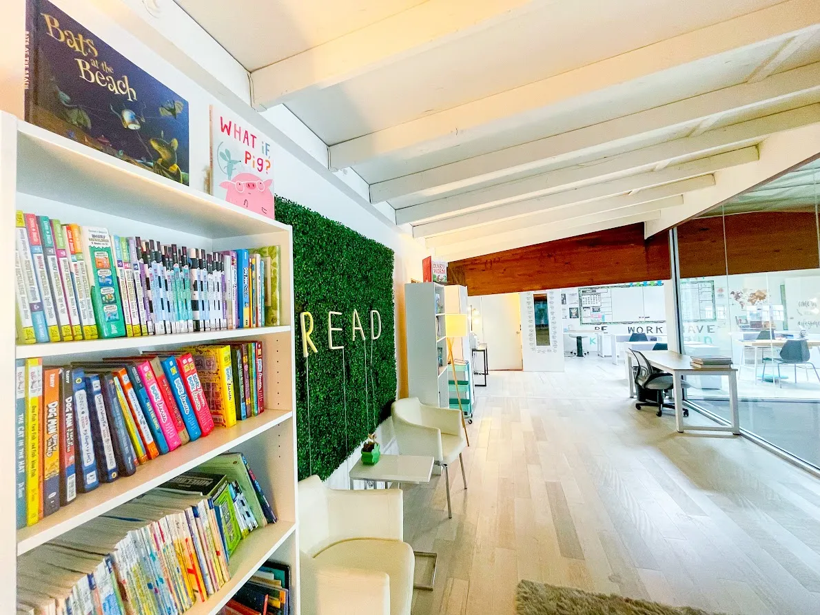 Ellemercito reading center