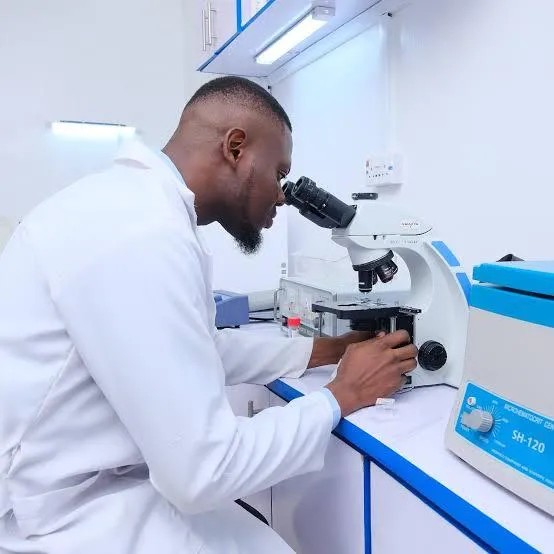 Staff of Crestcare Medical & Diagnostics Center, Owerri - Team of staff