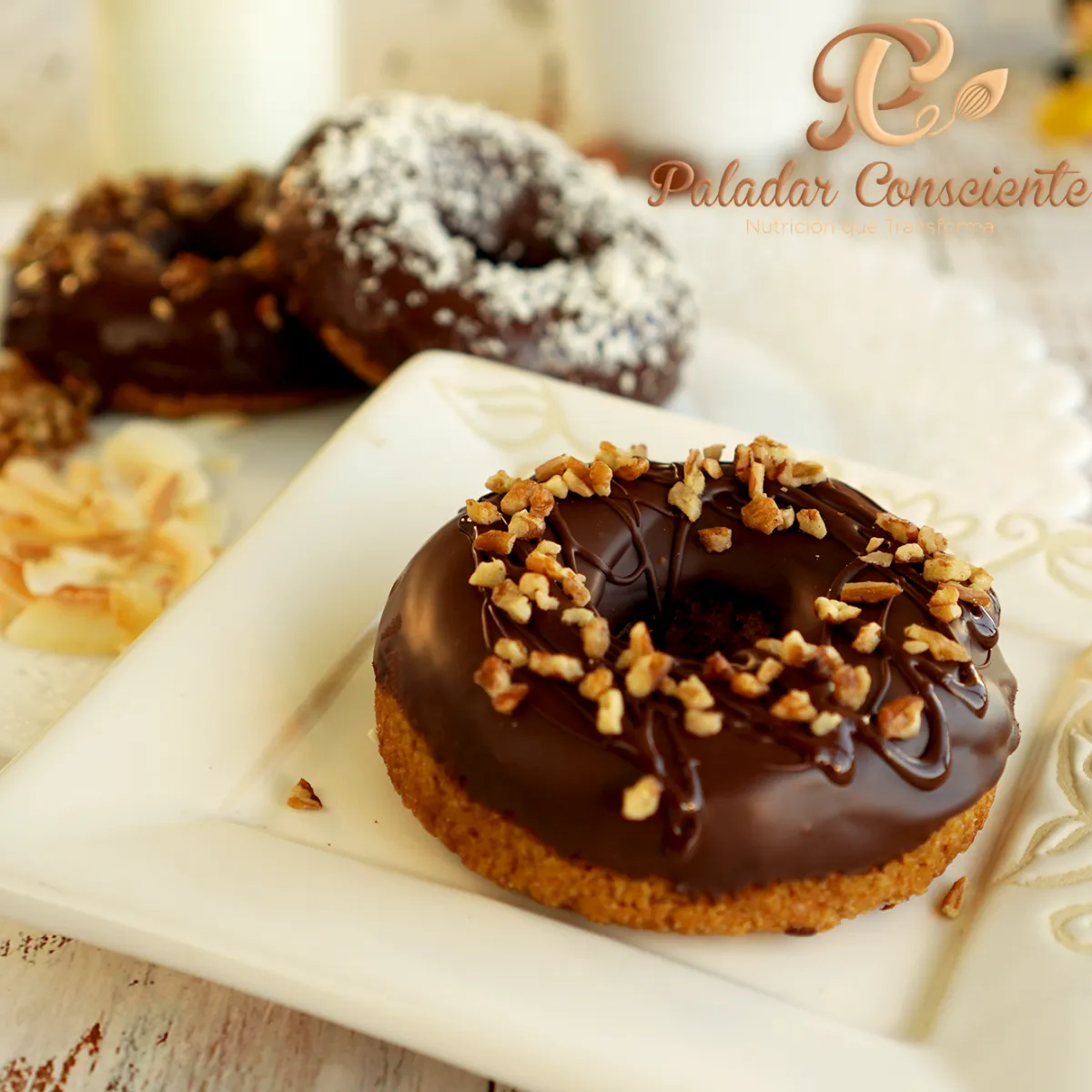 Pastel saludable sin azúcar ni gluten, presentación profesional