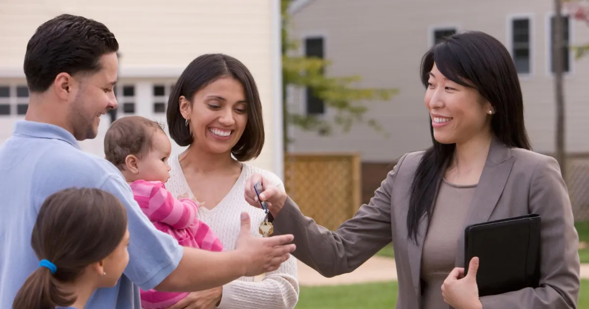 De rentar a ser dueño: deja de construir el sueño de otro | From Renting to Owning: Stop Building Someone Else's Dream