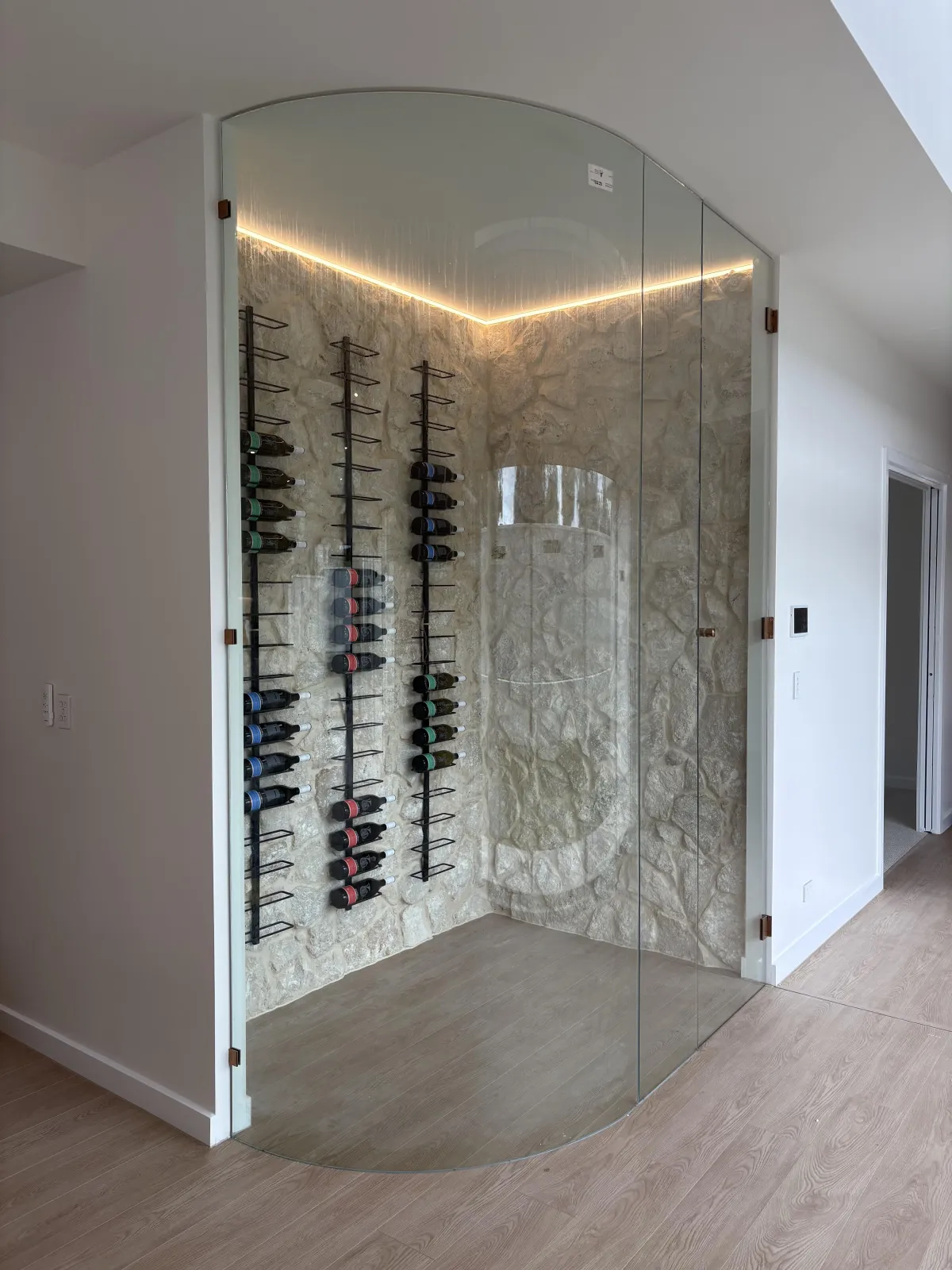 Wine Cellar - Curved Glass 