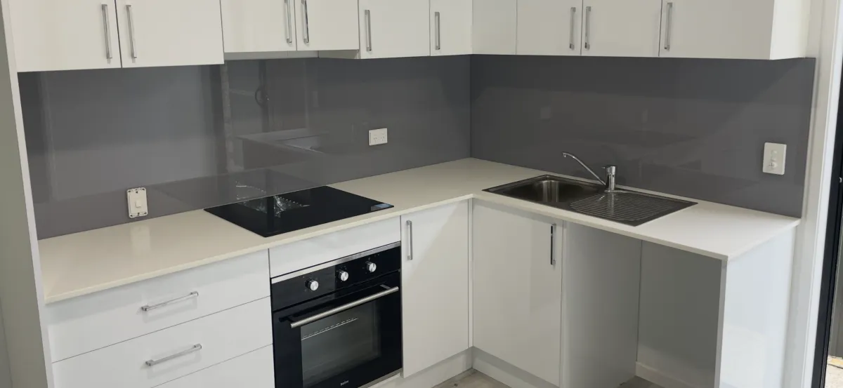 Splash Back in Dulux Pelaco 