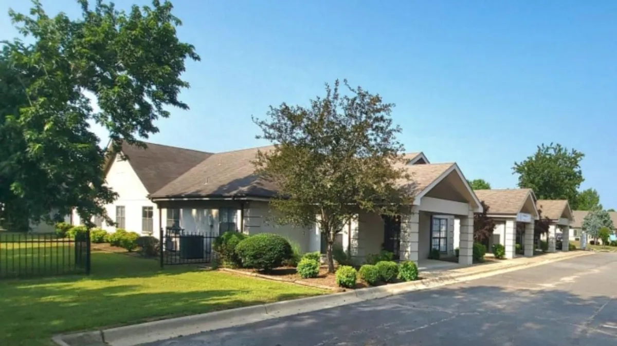Conway Concrete builds and installs driveway
