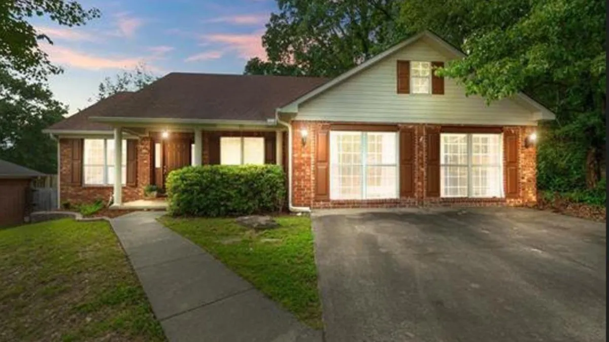 Conway Concrete builds and installs driveway