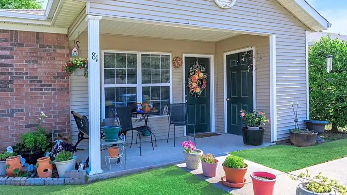Macon Concrete builds and installs driveway