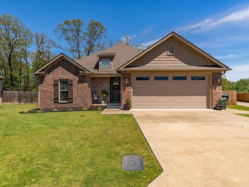 Conway Concrete builds and installs Driveway