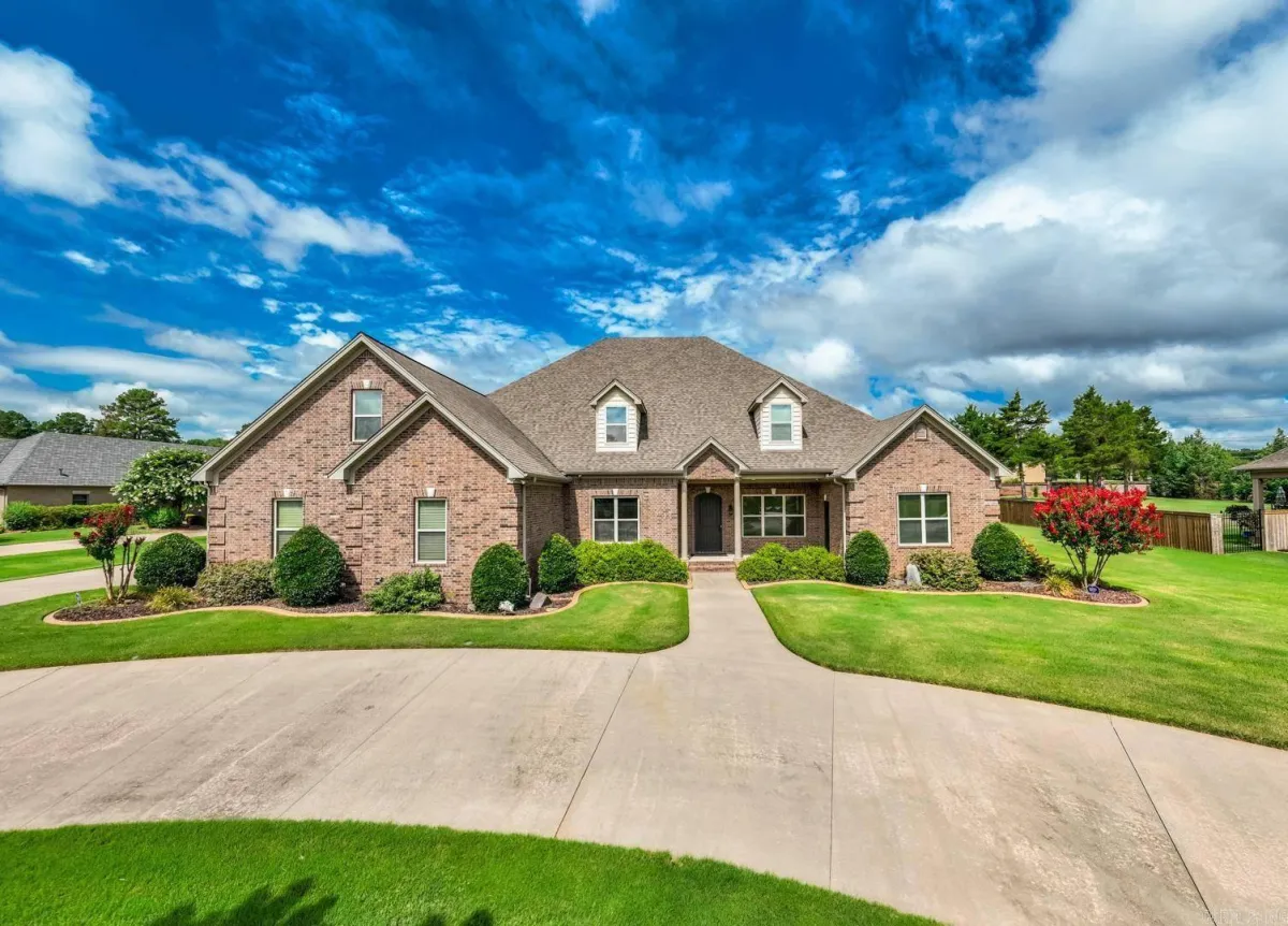 Conway Concrete builds and installs Driveway