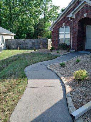 Conway Concrete builds and installs pathways