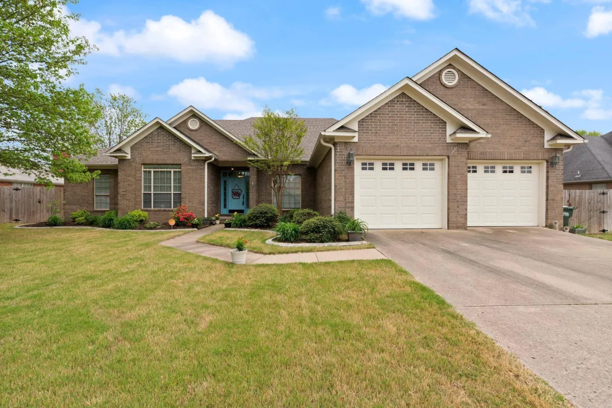 Conway Concrete builds and installs driveway