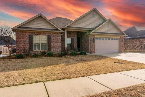 Conway Concrete builds and installs driveway