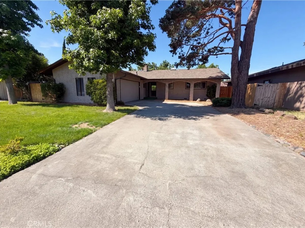 Chico Concrete builds and installs driveways.