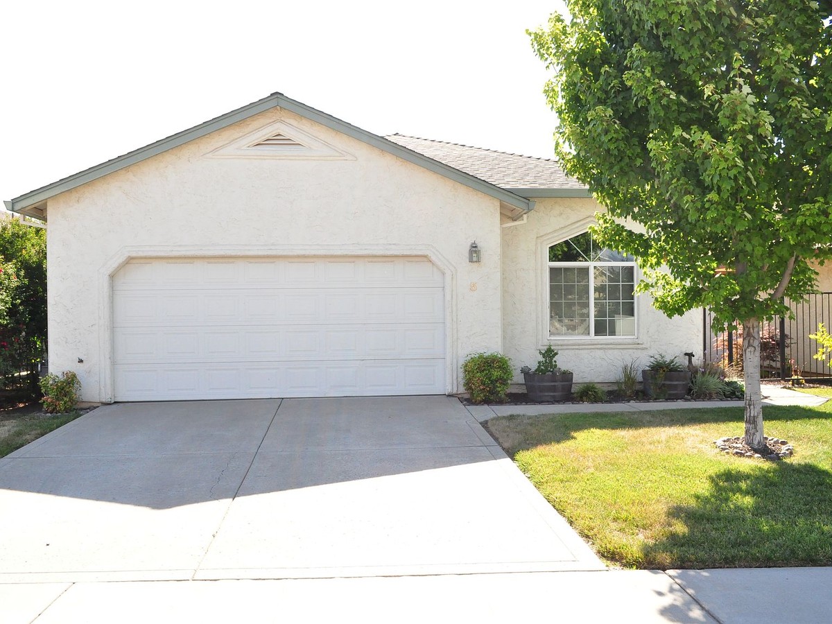 Chico Concrete builds and installs driveways.