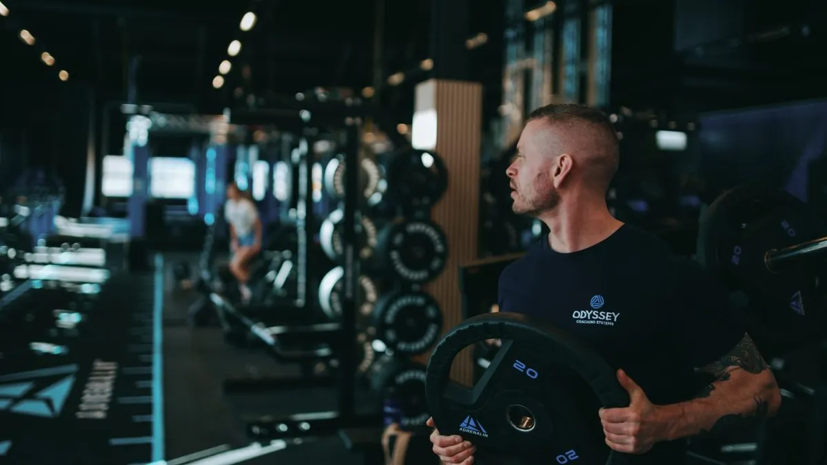 Johan Vesters in the gym, for a post on fat loss for busy mums with Angelina Bradley